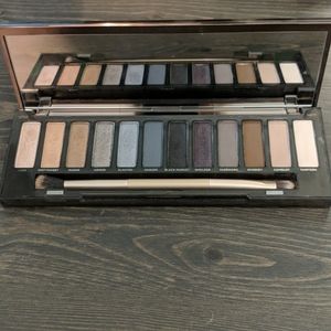 Urban Decay Naked Smokey Pallet